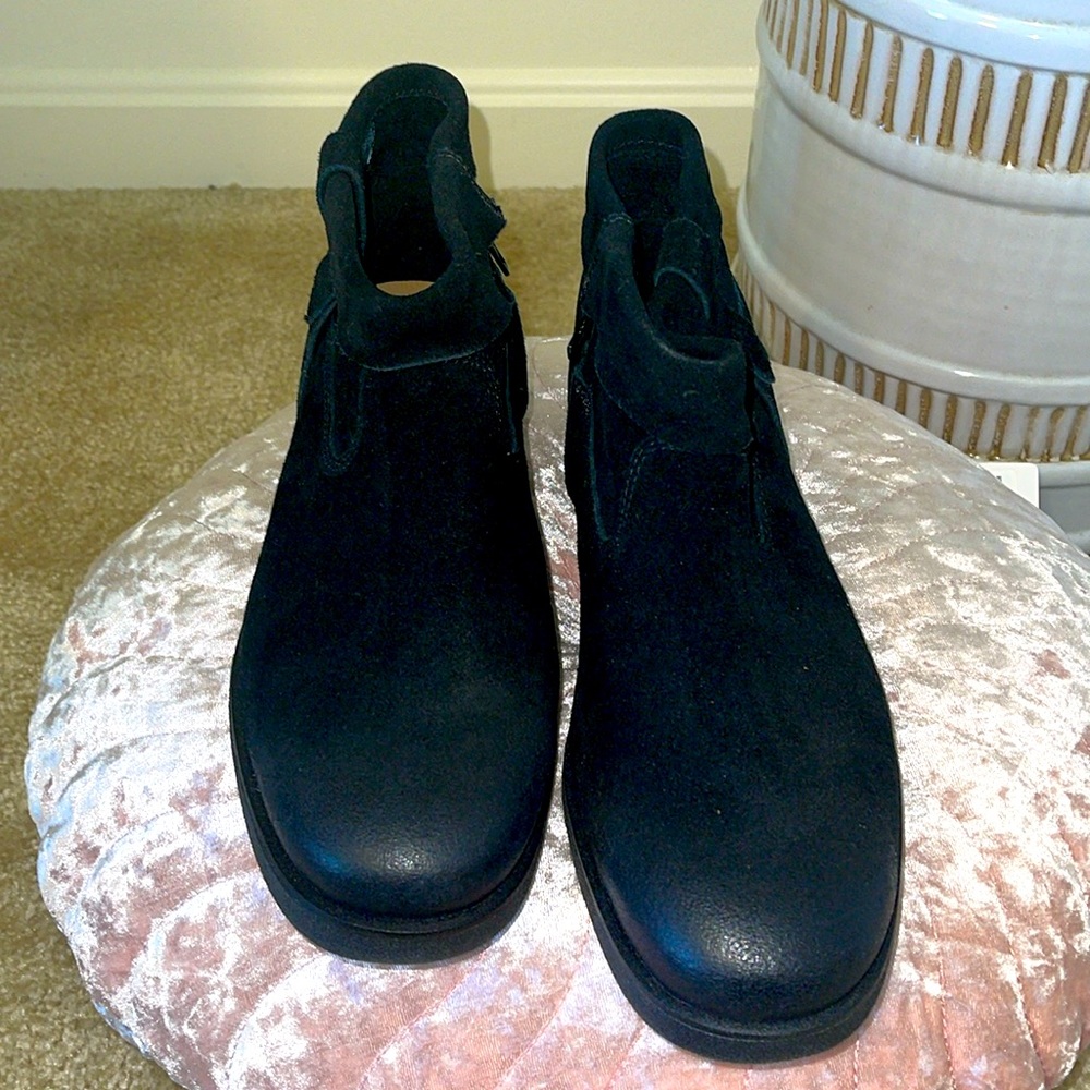 Ugg leather sued boots new